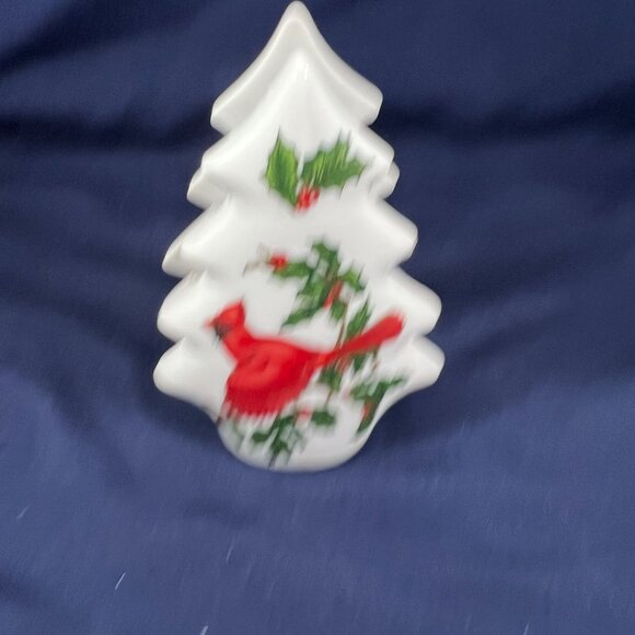 Vintage Lefton China Cardinal & Holly Ceramic Napkin Holder Tree-Shaped Hand Pai - Picture 2 of 4